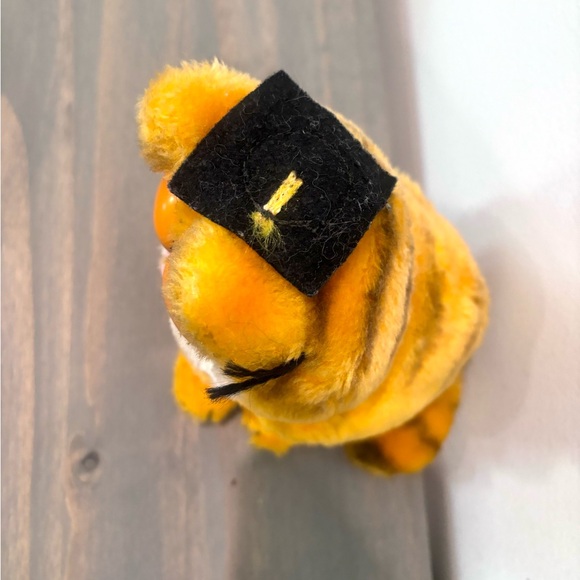 Vintage R. Dakin & Co Garfield Cat Grad Stuffed Plush Graduation Cap 1978 1981 - Picture 6 of 9